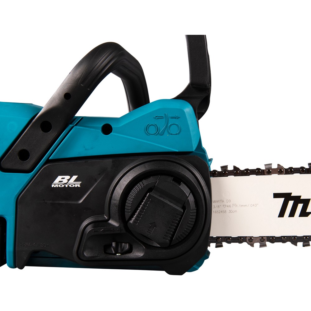 Makita DUC307ZX2 chainsaw