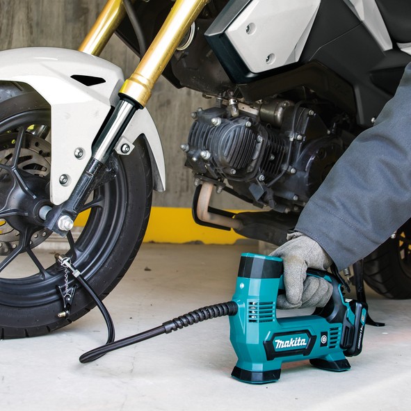 Makita MP100DZ air compressor