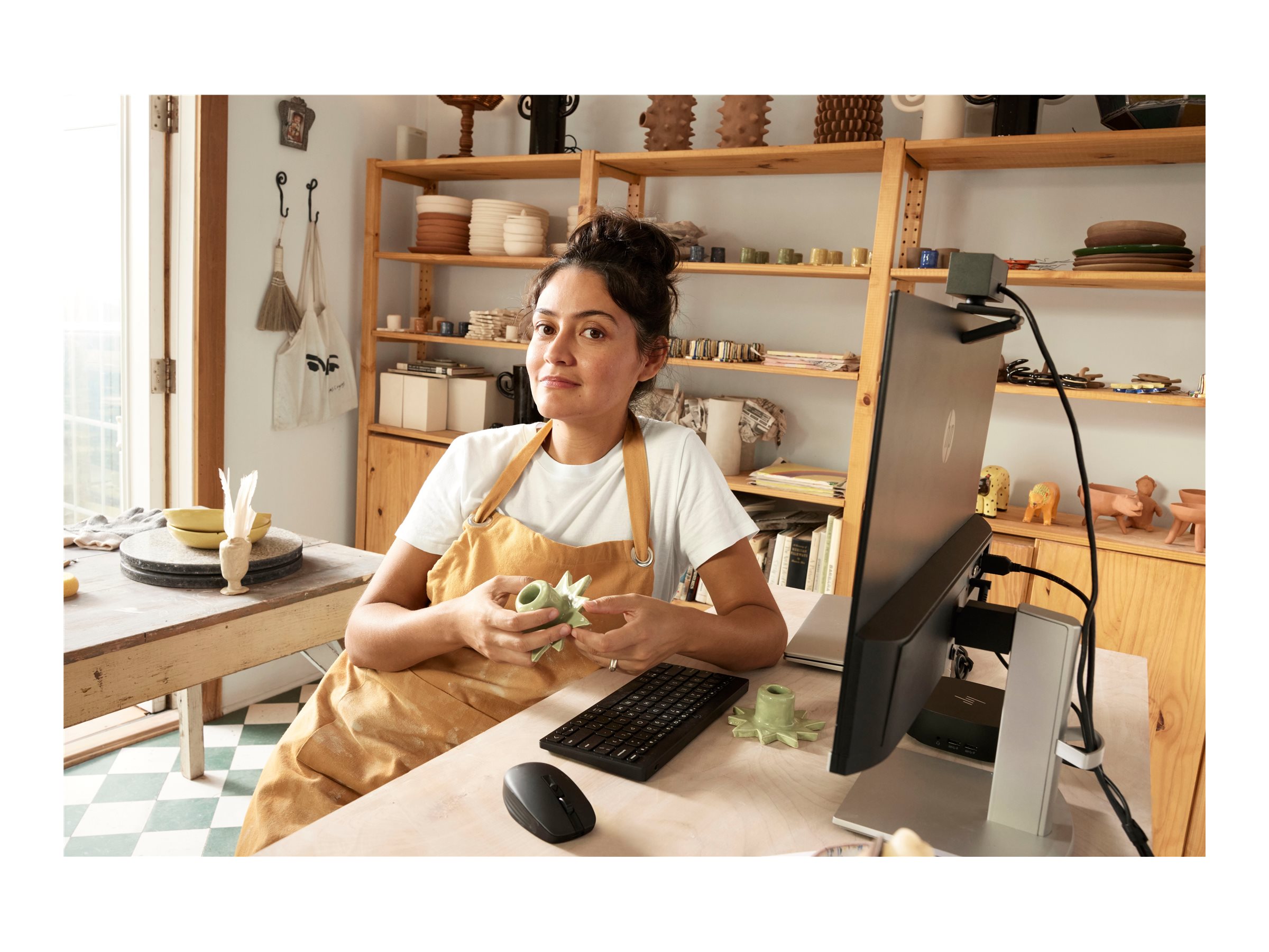 HP 710 Rechargeable Silent Mouse (P)