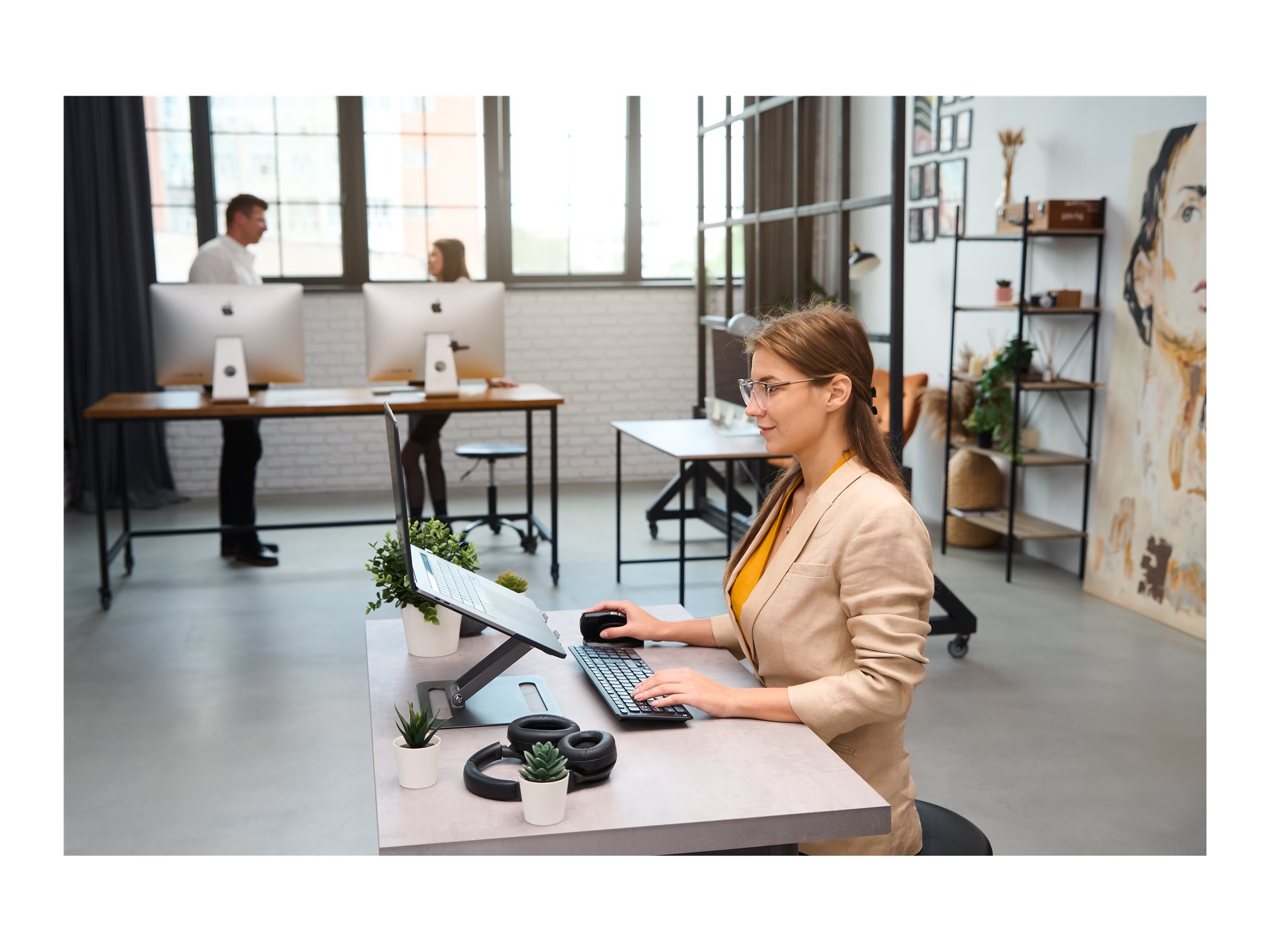 Contour Laptopständer aus Stahl