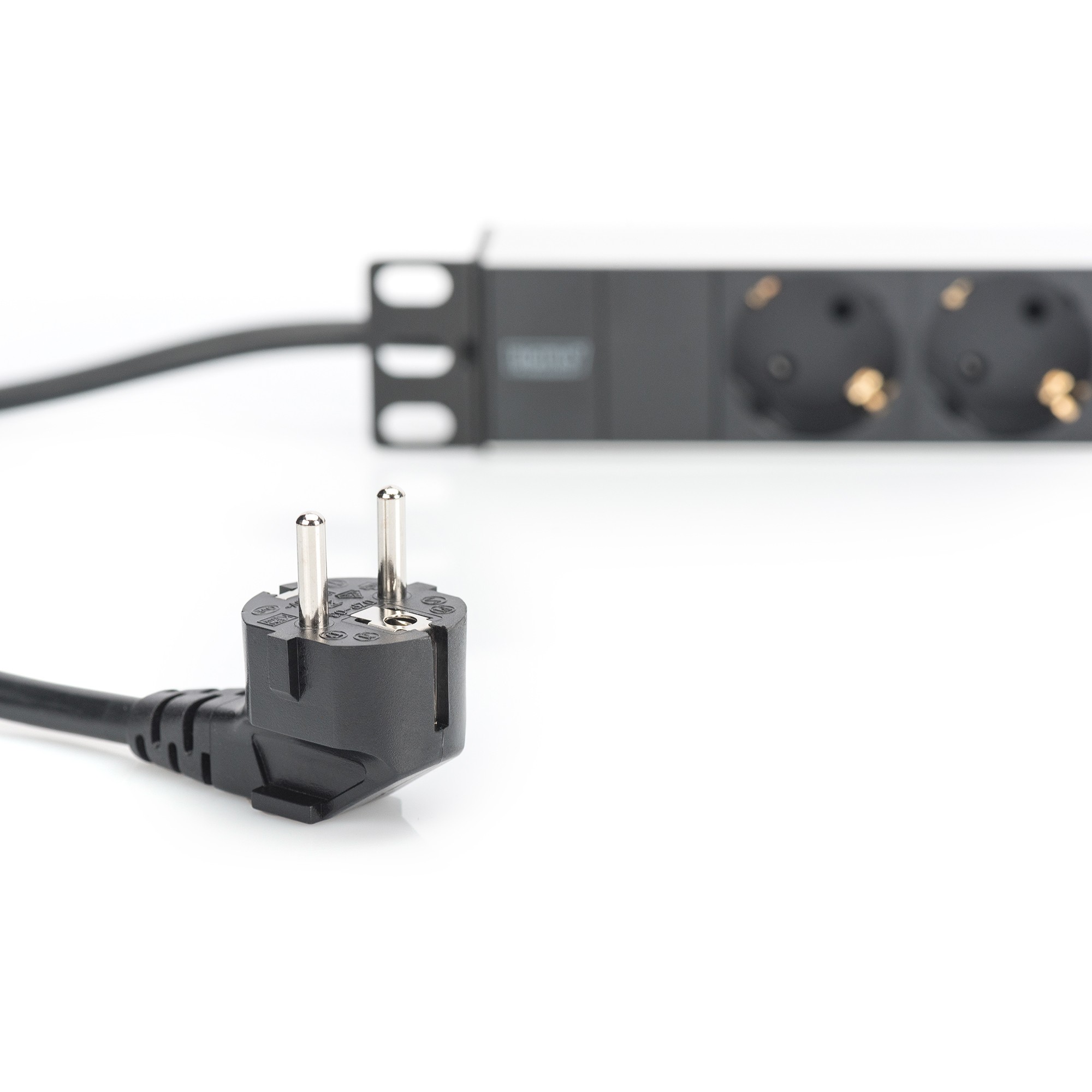 DIGITUS Steckerleiste 1HE, 3fach Schalter Alu 2m Zuleitung