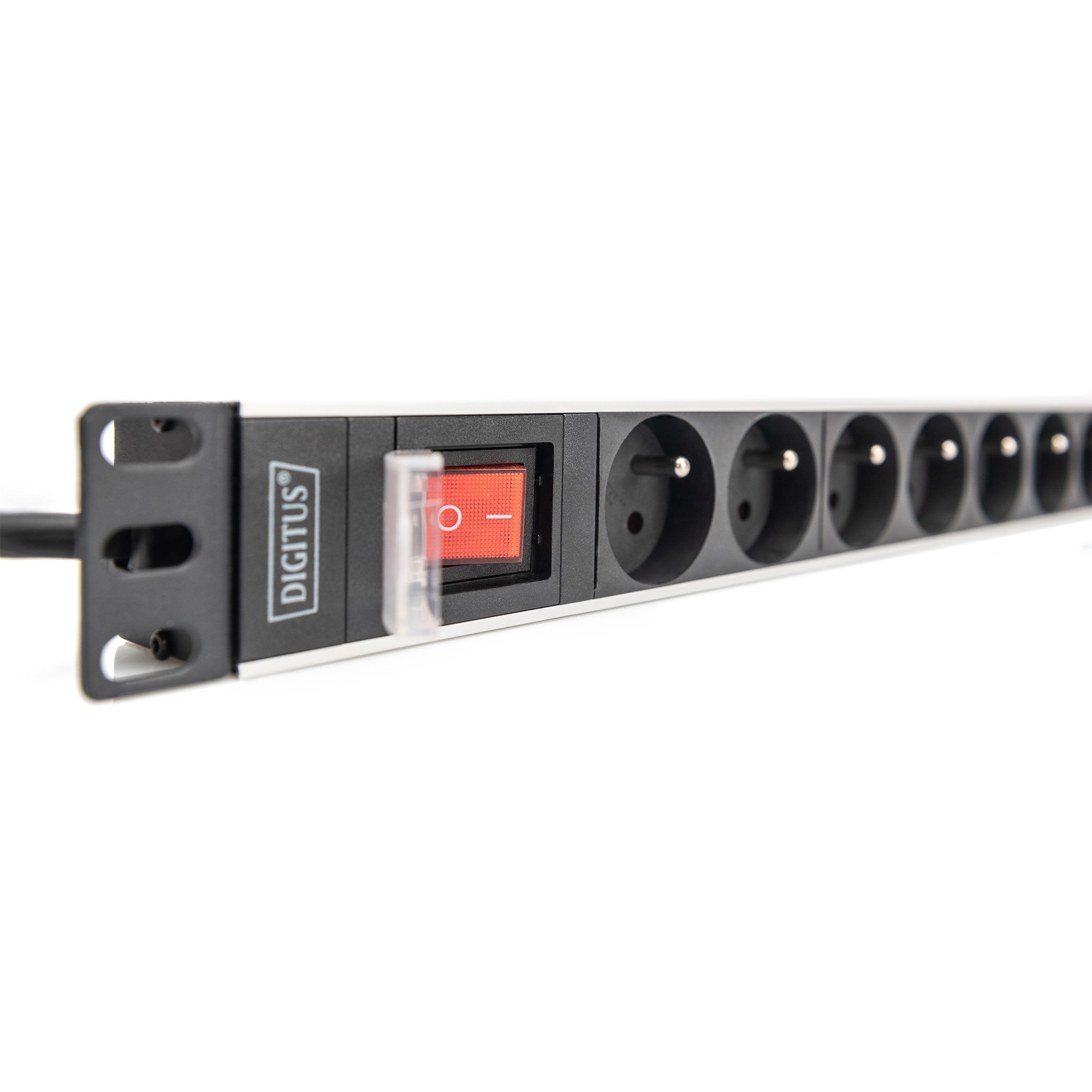DIGITUS PDU 1U    8xCEE7/5      Ausgänge 230V/16A schwarz