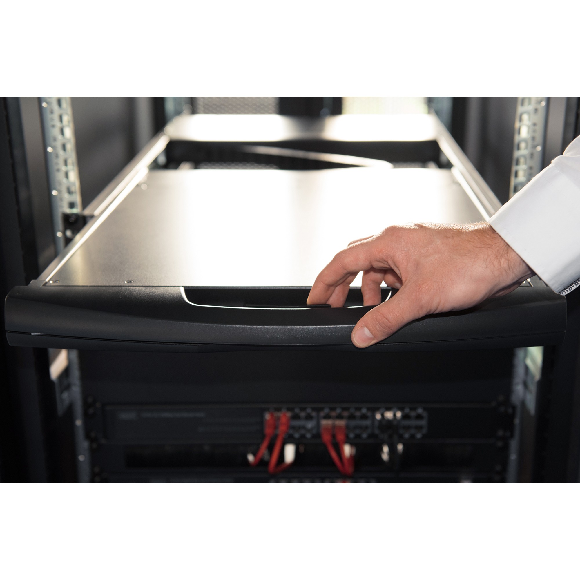 DIGITUS Modulare Konsole 19HD  LCD,16-port HDMI KVM Schweiz