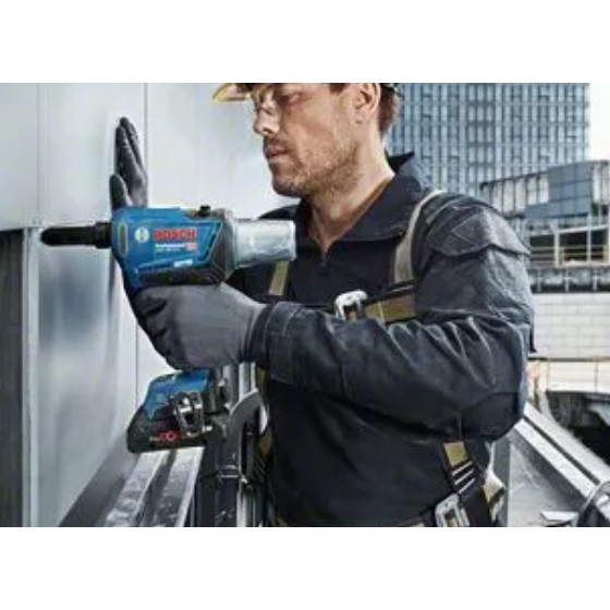 Bosch 0 601 9K5 001 power rivet tool