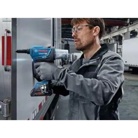 Bosch 0 601 9K5 001 power rivet tool