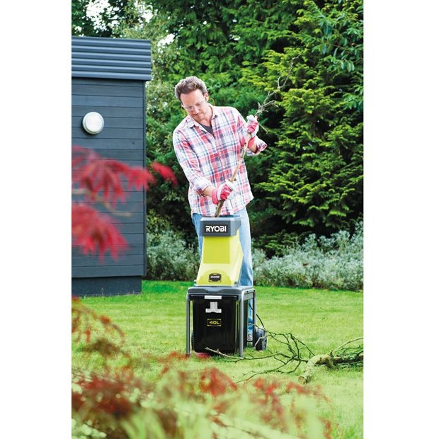 Ryobi RSH2545B garden shredder