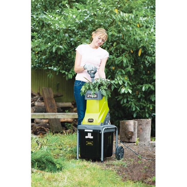 Ryobi RSH2545B garden shredder