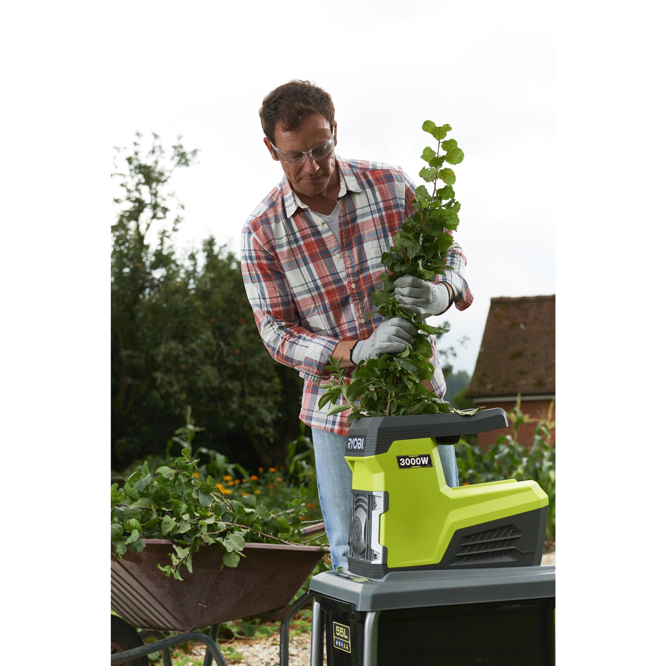 Ryobi RSH3045U garden shredder