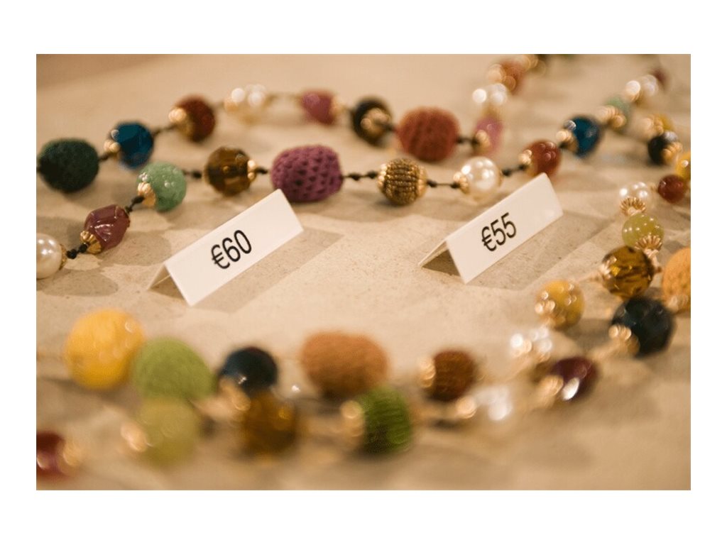 Brother TZE-221 Etiketten erstellendes Band Schwarz auf weiss