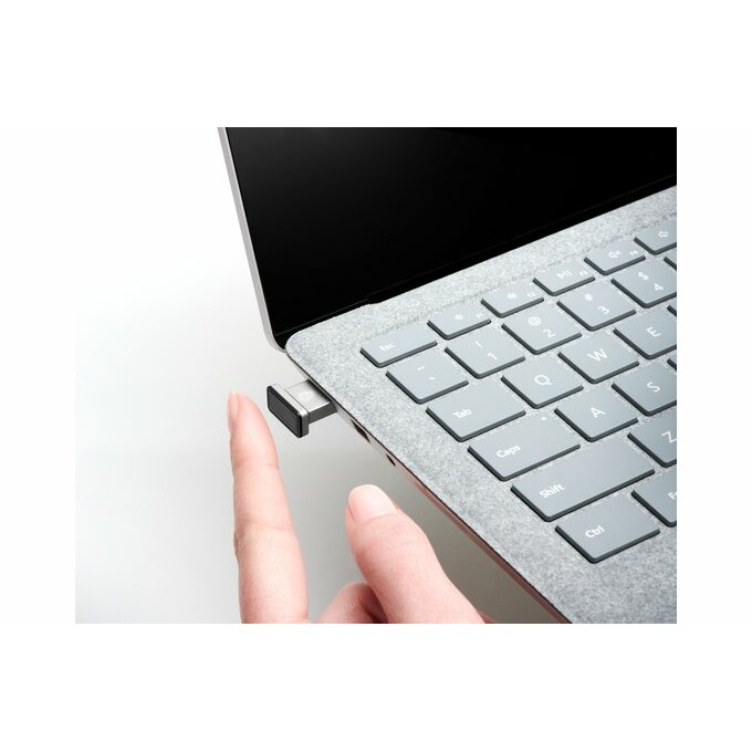 Kensington VeriMark™ IT Fingerprint Key – Windows Hello™ & Windows Hello for Business™