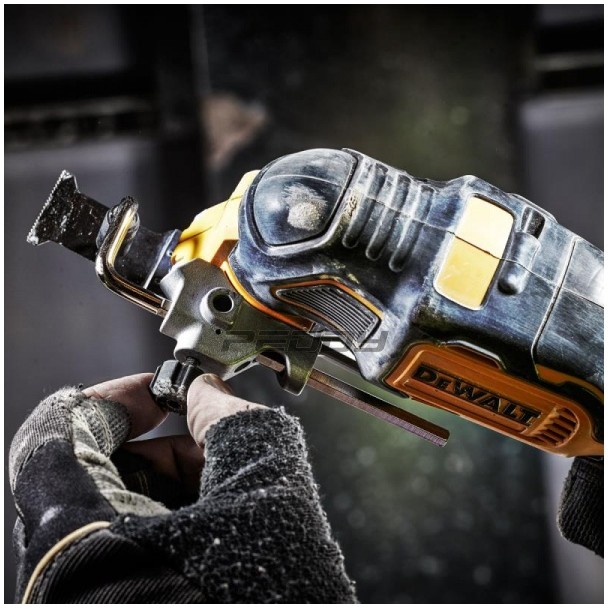 DeWALT DCS355N oscillating multi-tool