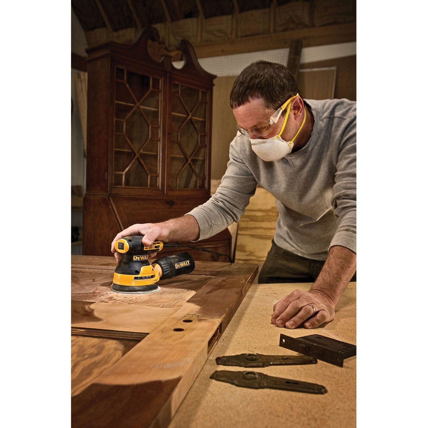 DeWALT DWE6423-QS portable sander
