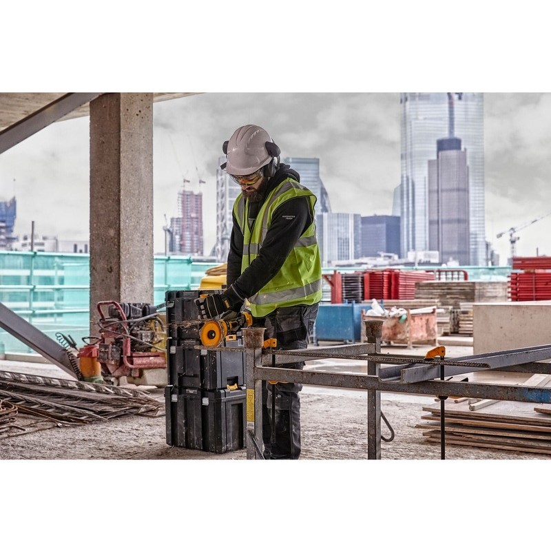 DeWALT DCG418NT-XJ portable sander