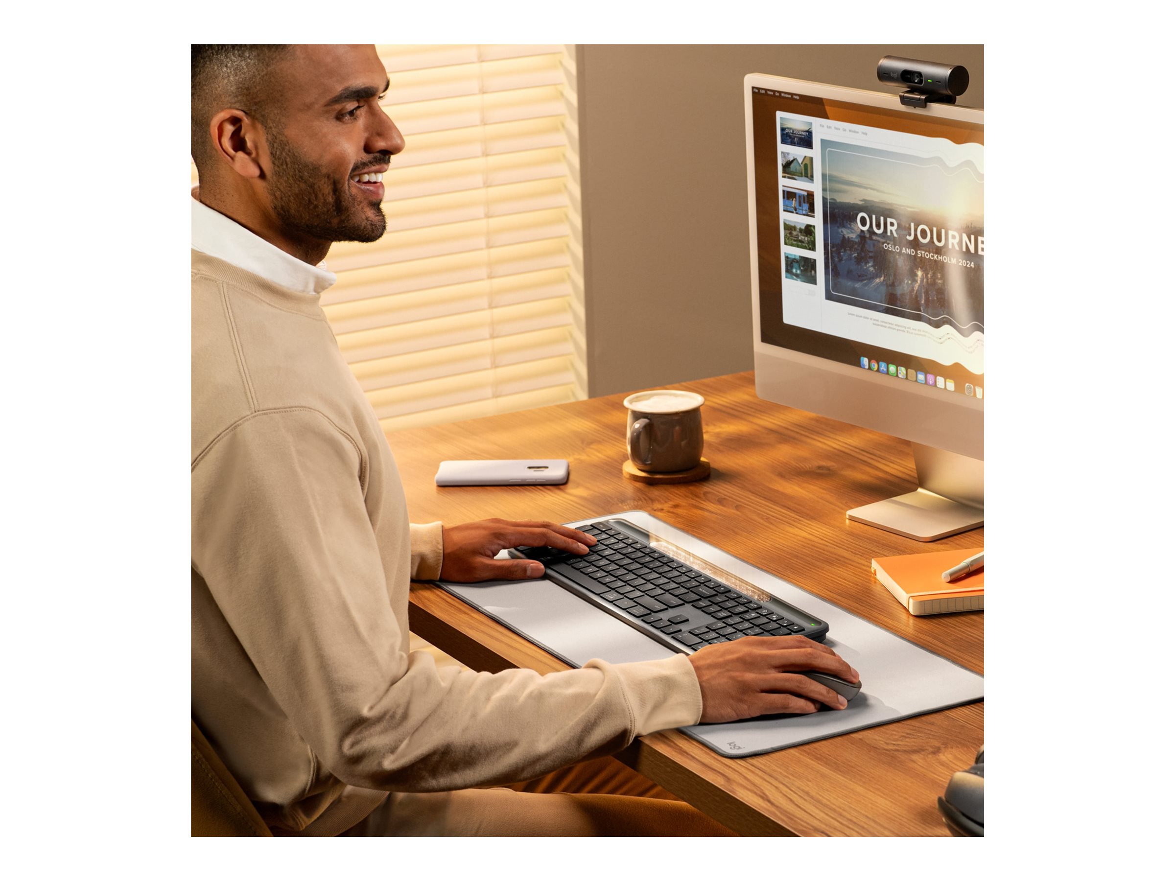 LOGI Slim Solar+ Keyboard Graphite (US)