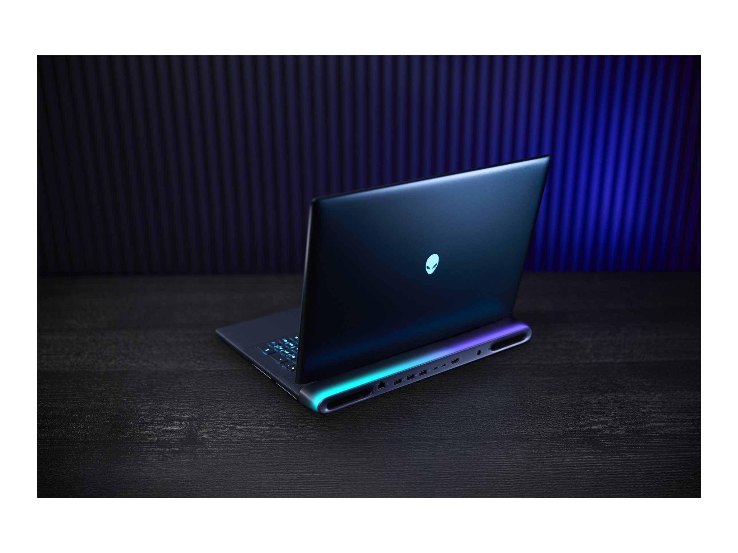 DELL AW 18 Area-51 U9 275HX 32GB/1TB