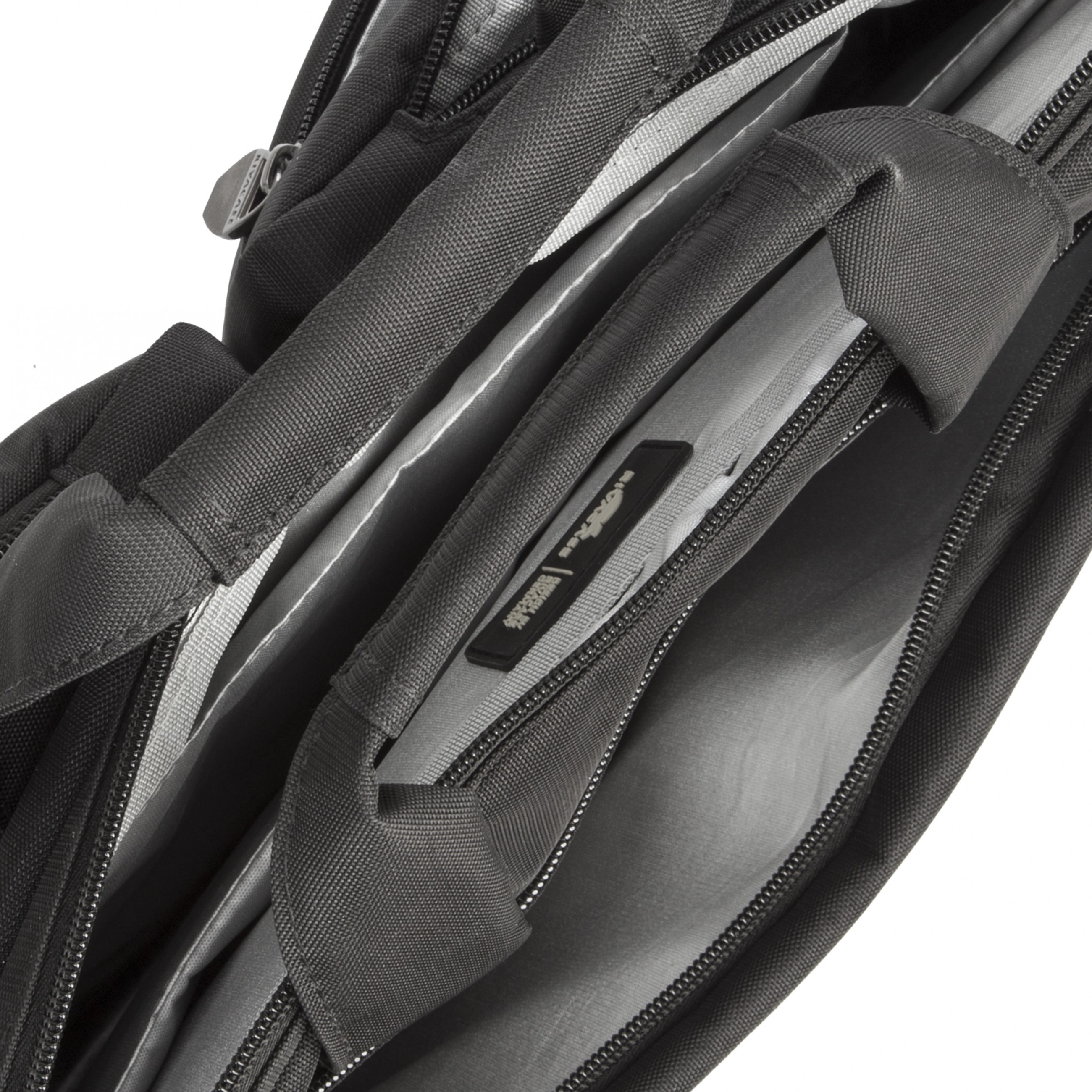Riva NB Tasche   Tiergarten    16,0      schwarz      8530