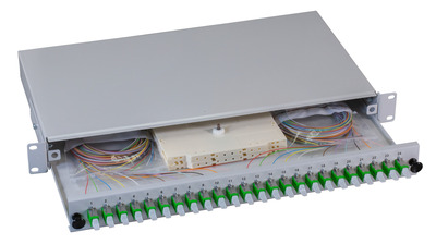Spleißbox E2000©-APC 9/125µm OS2  -- ausziehbar 6 Pigtails/6 Kuppl.