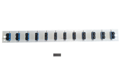 Bestückte Frontblende mit 12 x SC Duplex -- Kupplung OS2 vertikal, grau, SB-FP-12SC-D-V-OS2 (Produktbild 1)