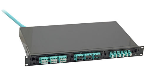 Ausziehbare Verteilerbox für 3xMTP/MPO-Kassetten unbest. Ausziehbare Verteilerbox für 3xMTP/MPO-Kassetten unbest.