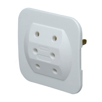 Kopp Steckdosenadapter Euro 3-fach, extra flach, weiß