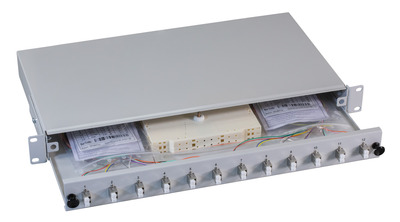 Spleißbox 1 HE LC 9/125µm OS2 ausziehbar -- 24 Pigtails/12 Kuppl.