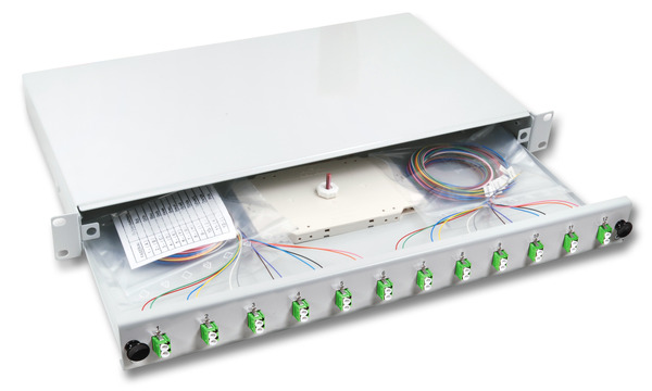 Spleißbox gr ausziehbar LC OM5 -- 12xPigtail & 6xDuplex-Kupplung