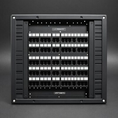 Bestückte Frontblende mit 24 x SC Duplex Kupplung